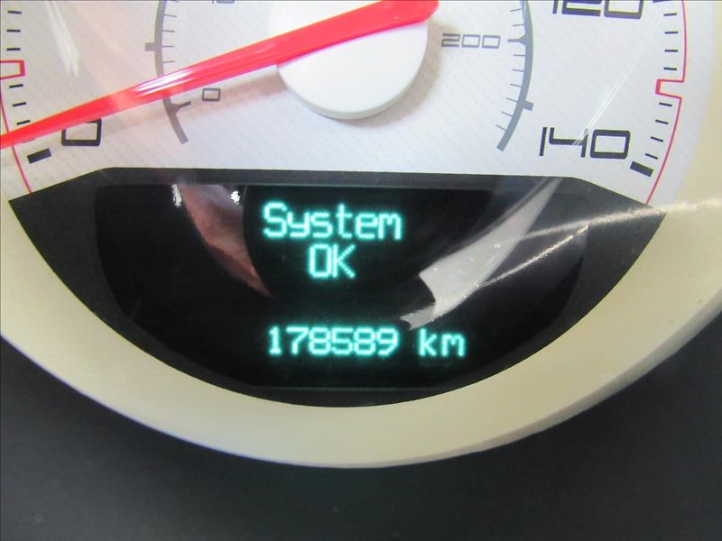 Dodge Challenger 3,6 L VVT 227kW - fotka 13 z 30