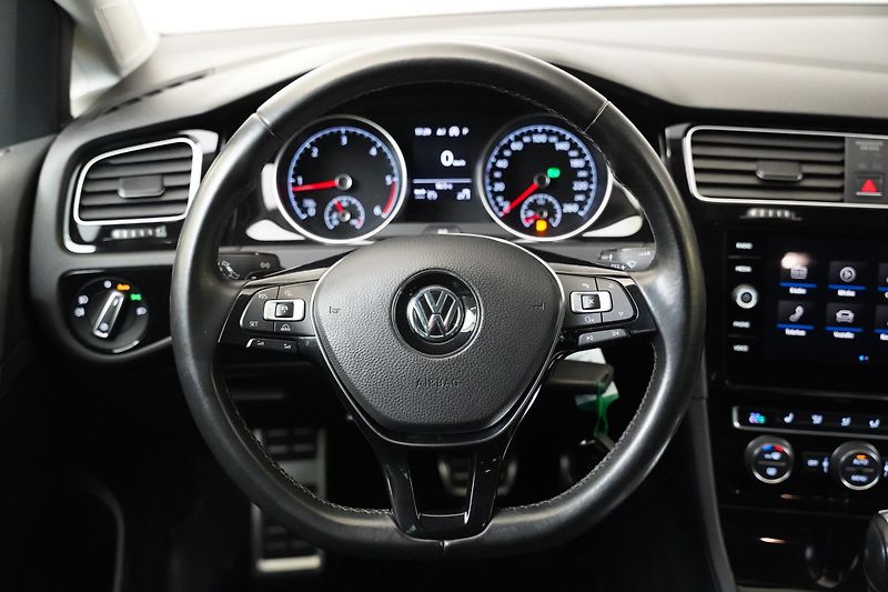 Volkswagen Golf - fotka 17 z 24