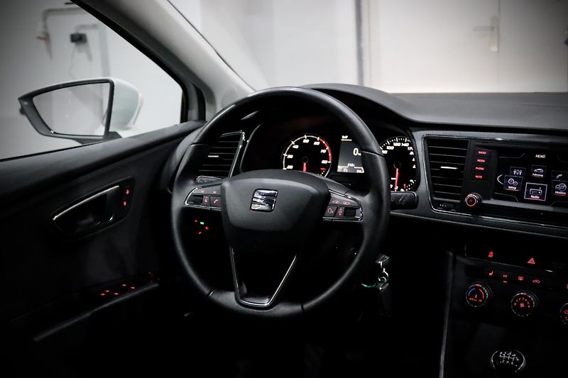 Seat Leon ST 1.4 TSI 103 kW  - fotka 19 z 32