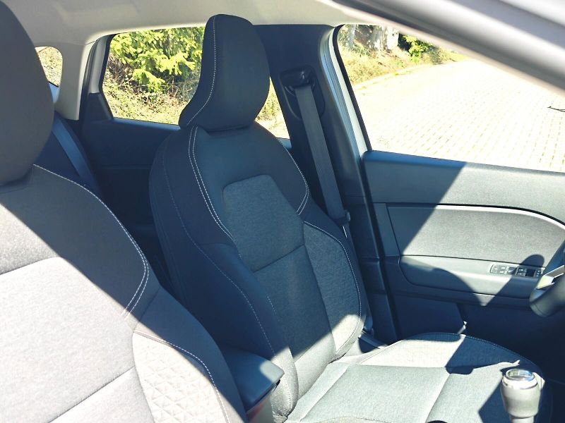 Mitsubishi ASX (2024) INVITE+ 1,3 DI-T Mild Hybrid - fotka 19 z 41
