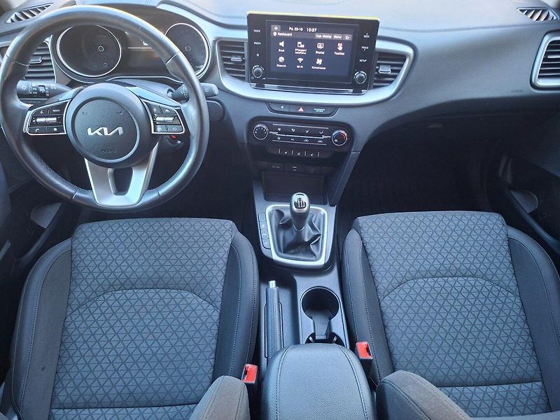 Kia Ceed (2023) SW 1.5T-GDI 118kW -1.MAJITEL - fotka 11 z 39