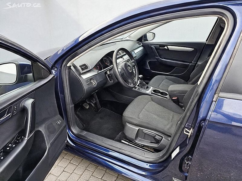 Volkswagen Passat 1.4 TSI 90kW, NOVÉ ROZVODY. - fotka 13 z 42