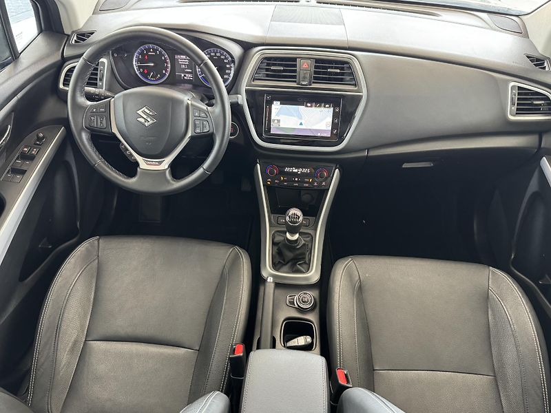 Suzuki SX4 S-Cross (2018) 1,4T 4x4 PizSulai Navigace  - fotka 10 z 33