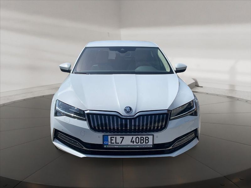 Škoda Superb 1,4 PHEV 160 L&K DSG - fotka 2 z 11