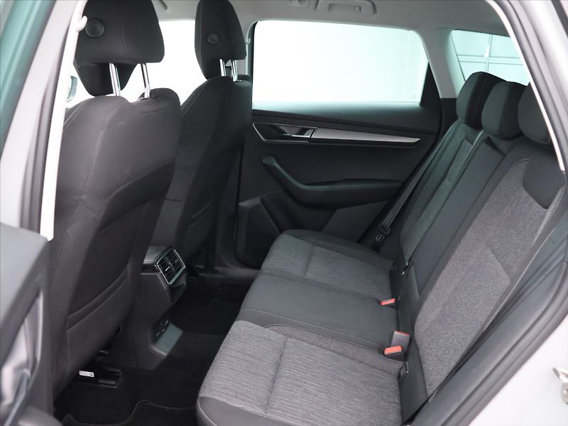 Škoda Karoq 1,5 TSI 110kW DSG Style Virtua - fotka 13 z 30