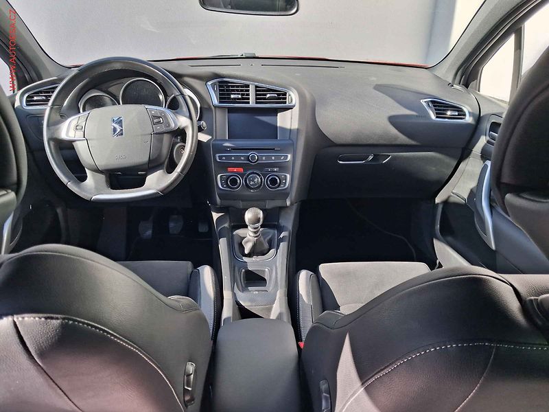 DS Automobiles DS4 (2016) 1.2 PT - fotka 18 z 18