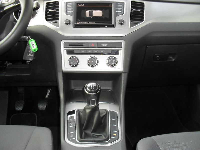 Volkswagen Golf Sportsvan 1,6 TDI Tempomat ALU kola PDC - fotka 24 z 35