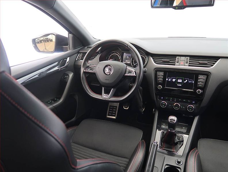 Škoda Octavia (2016) RS 2.0 TSI, Kůže, Bi-Xenony - fotka 7 z 25