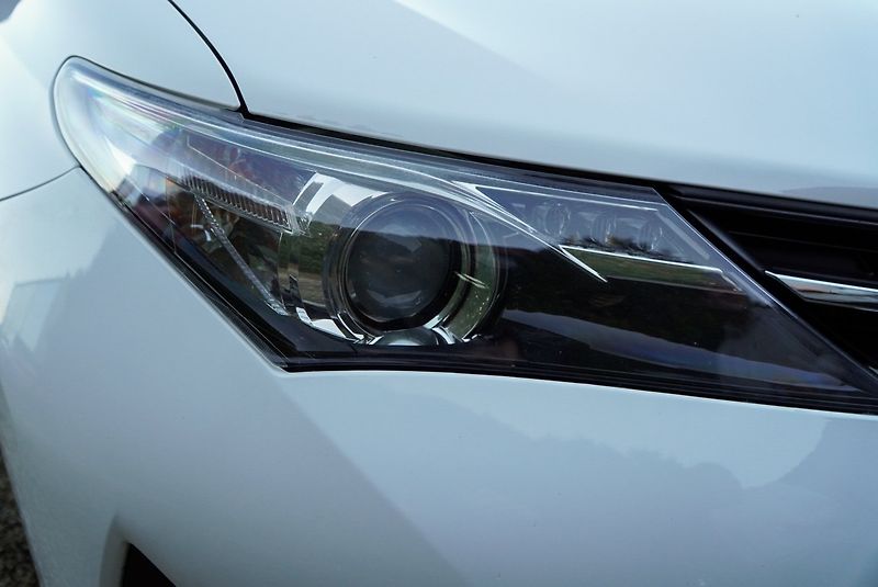 Toyota Auris 1.8 HYBRID ACTIVE+ - fotka 16 z 24