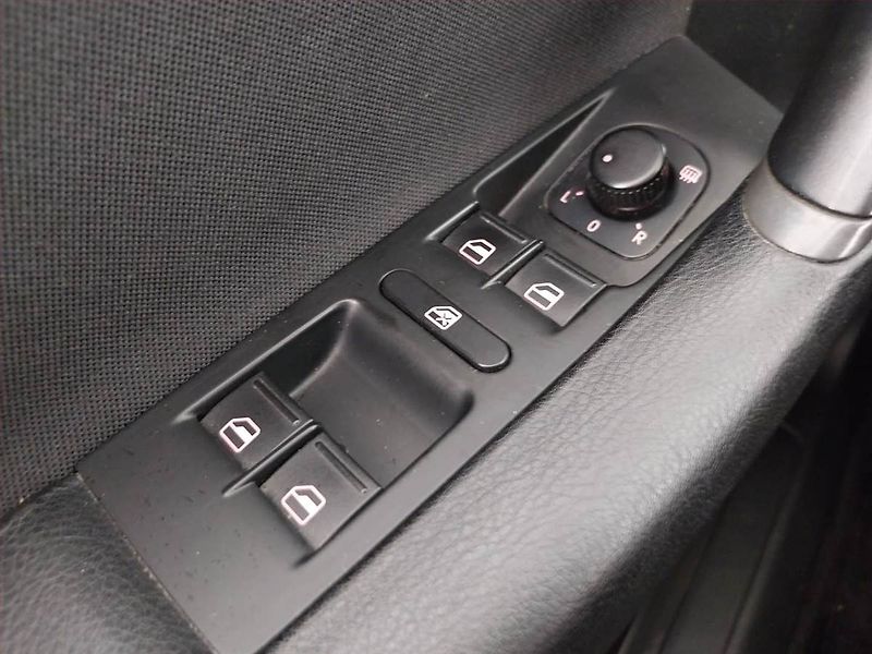 Volkswagen Passat (2012) Comfortline 2.0 TDI, Automat - fotka 21 z 25