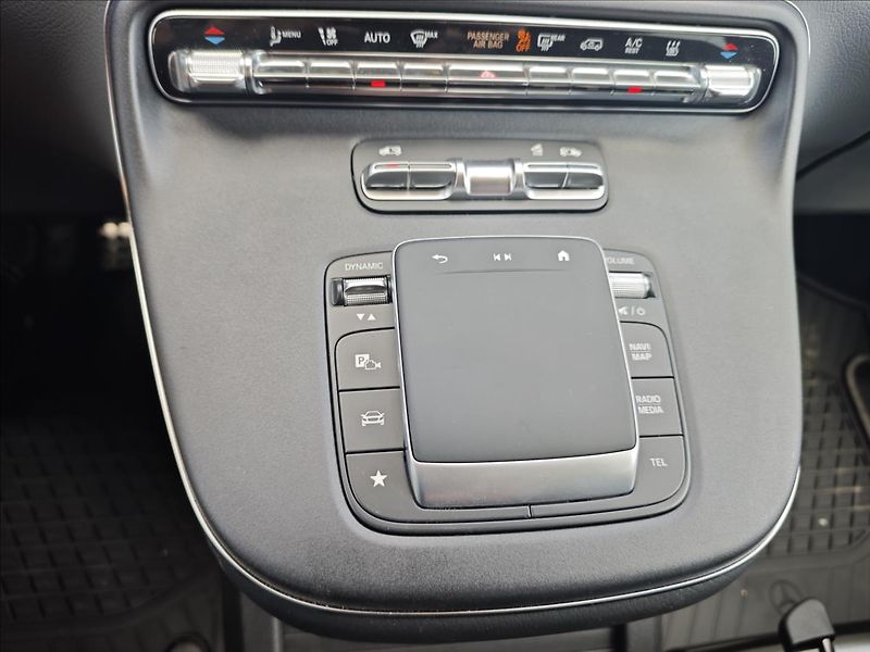 Mercedes-Benz Třídy V 300d 4MATIC,AVANTGARDE,AMG - fotka 13 z 24