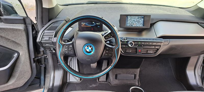 BMW i3 (2015) REX*LED*VÝBAVA*STAV*VÝHŘEV - fotka 14 z 42