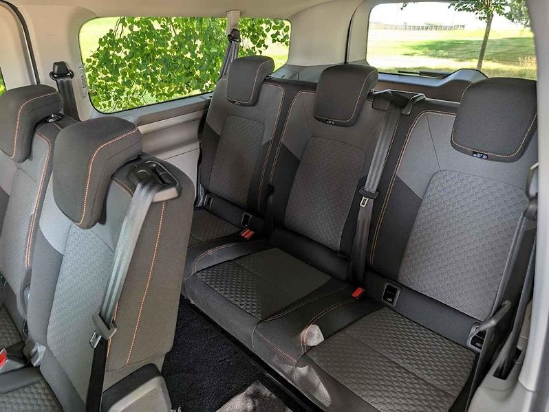 Volkswagen Transporter existuje již v sedmé generaci.