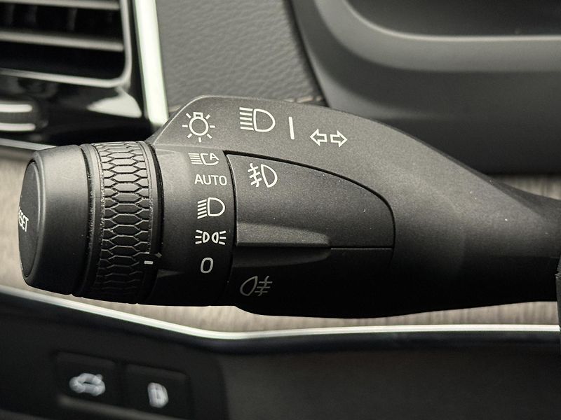 Volvo XC90 T8 AWD RECHARGE BRIGHT PLUS CZ - fotka 34 z 55