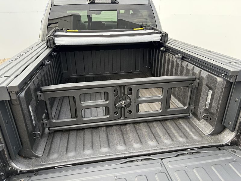 RAM 1500 (2026) Rebel 5.7 V8 Hemi 2026 - fotka 8 z 37