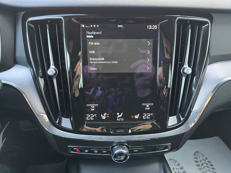 Volvo V60 184kW B5 4x4 CROSS COUNTRY - fotka 39 z 50