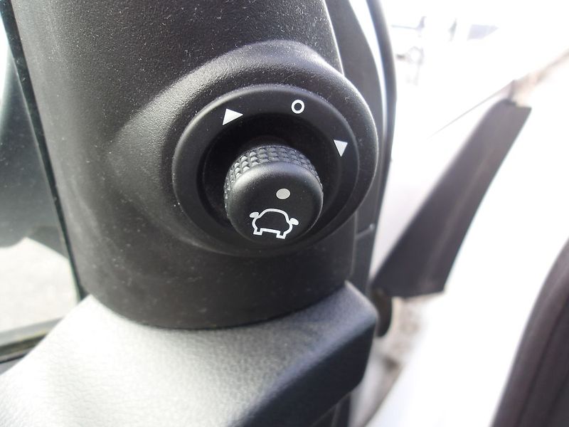 Ford Fusion 1,4i 55kW Naj. 75000km - fotka 17 z 24
