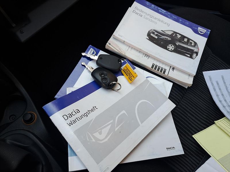Dacia Sandero 1,2 16V klima - fotka 26 z 39