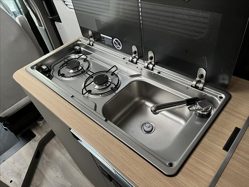 LMC INNOVAN 592 TDCi  2,0 - fotka 6 z 16