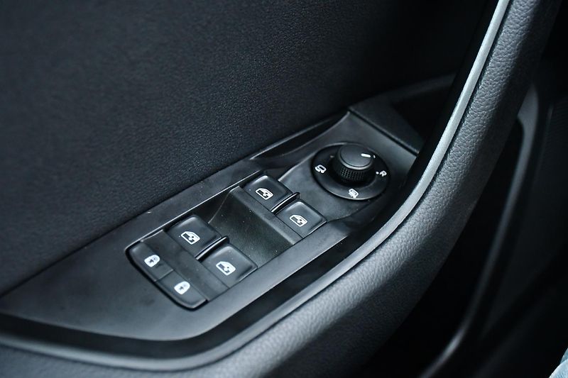 Škoda Superb 1.5TSi 110kW MT CARPLAY  - fotka 26 z 51