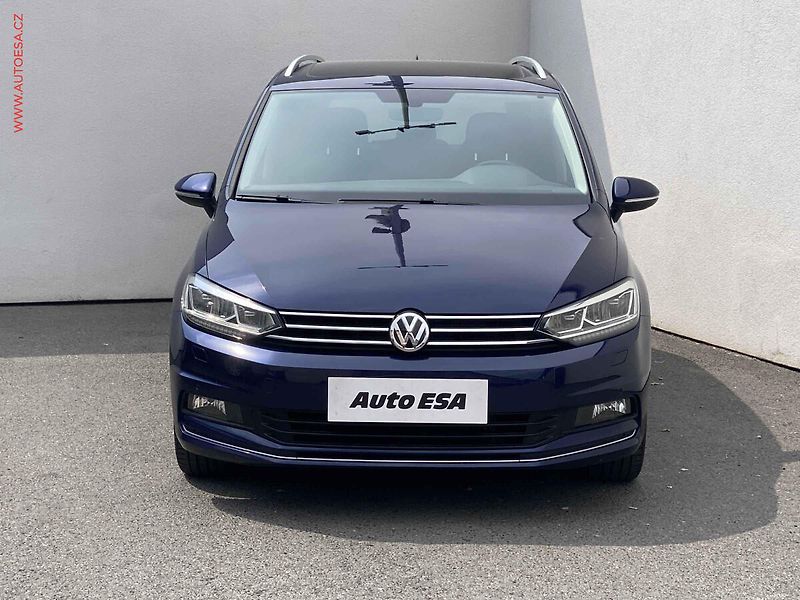 Volkswagen Touran (2019) 2.0 TDi, Highline, TZ - fotka 2 z 20