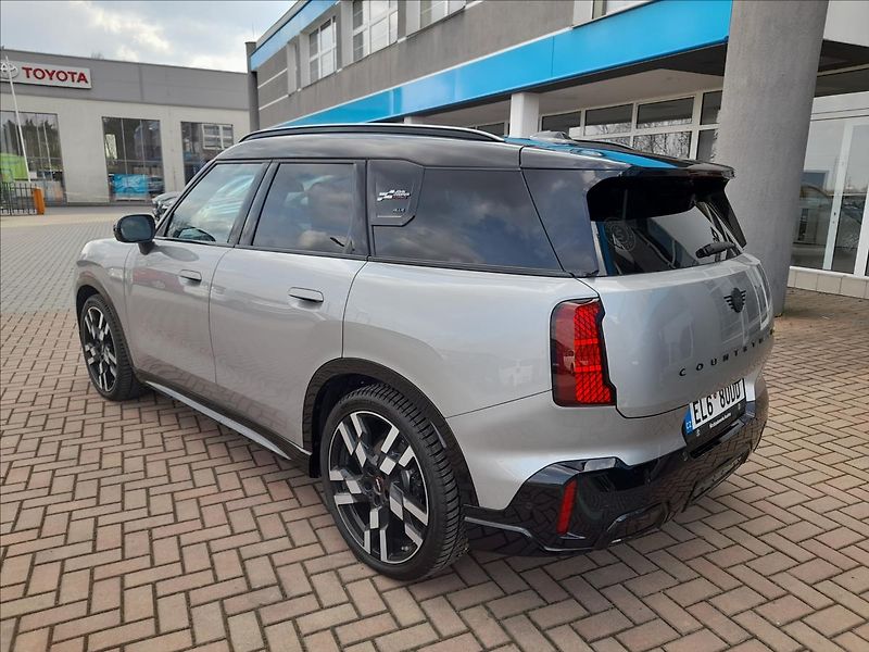 Mini Countryman 0,0 JCW ALL4 - fotka 8 z 31