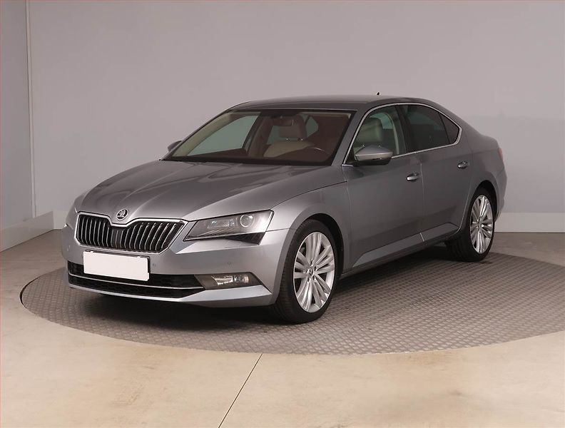 Škoda Superb (2016) Style Plus 2.0 TDI, Kůže, Navi - fotka 2 z 22