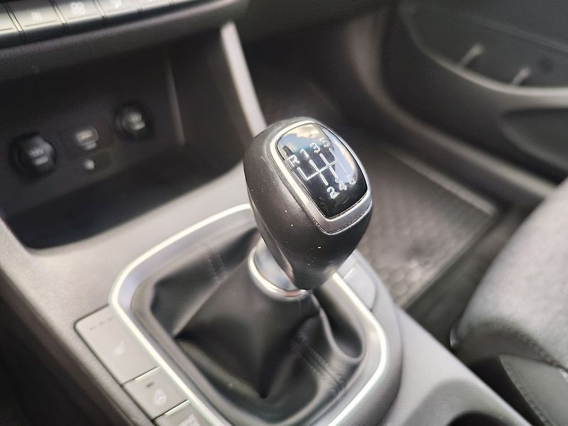 Hyundai i30 1.5 T-GDI/117kW Smart Navi - fotka 23 z 34