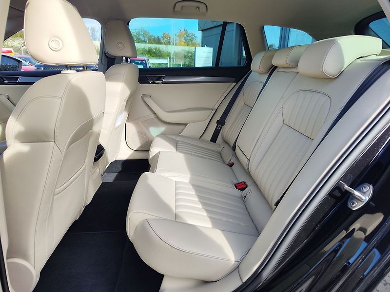 Škoda Superb 2.0 TDI/147kW Style DSG 4x4 - fotka 13 z 34