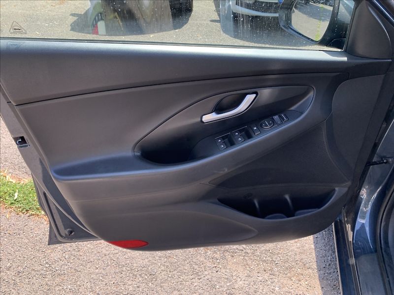 Hyundai i30 1,5 T-GDI AUTOMAT,ČR,1.MAJITEL - fotka 14 z 21
