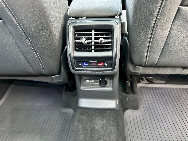 Škoda Kodiaq (2025) 2.0 TDI 142 kW Sportline 4x4 D - fotka 26 z 30