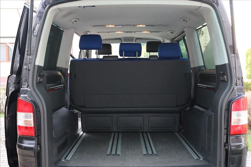 Volkswagen Multivan 2,5 TDi, Tažné , Klima - fotka 36 z 40