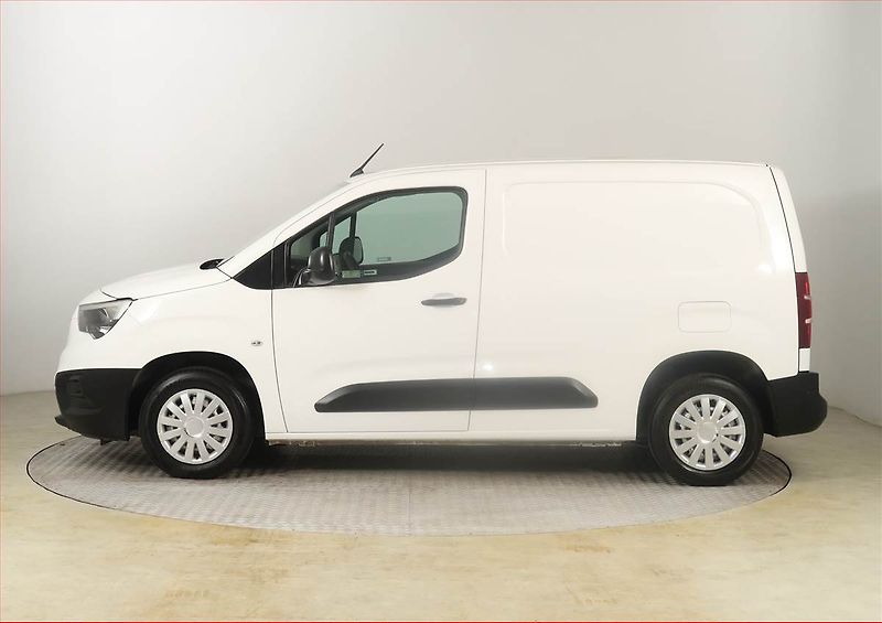 Opel Combo (2022) 1.2 Turbo, ČR, DPH - fotka 3 z 14