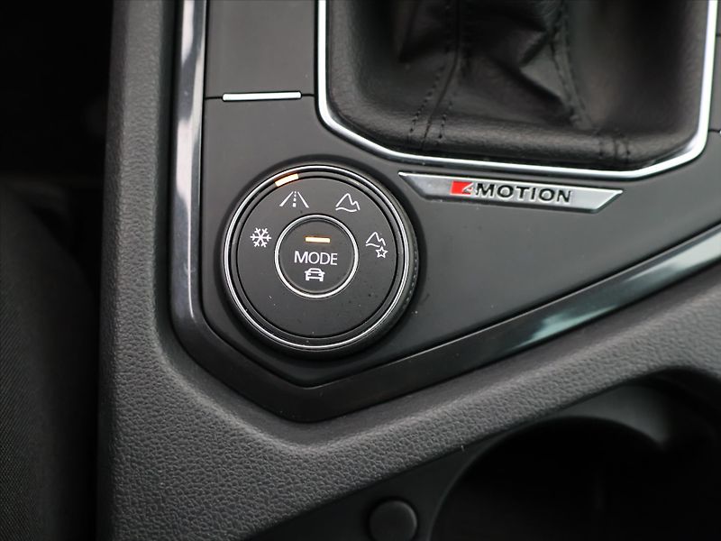 Volkswagen Tiguan 2,0 TSI 140kW 4MOT DSG DPH Ele - fotka 24 z 33