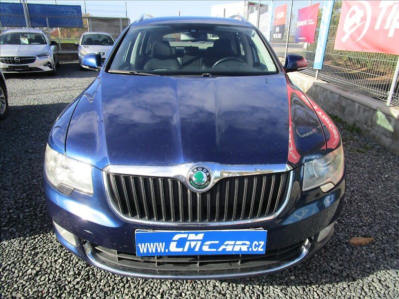 Škoda Superb Combi 2.0TDi Ambi, aut. Klima - fotka 2 z 40