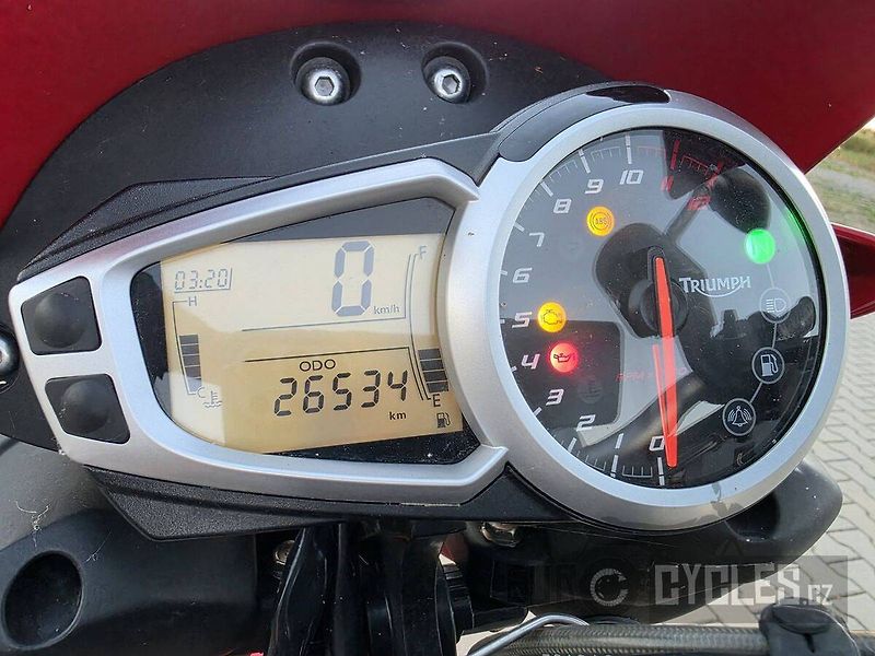 Triumph Speed Triple (2015) - fotka 17 z 20