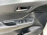 Toyota C-HR 1,8 i 72kw Hybrid e-CVT CZauto - náhled 22