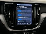 Volvo XC60 B4 AWD MOMENTUM PRO AUT - náhled 32