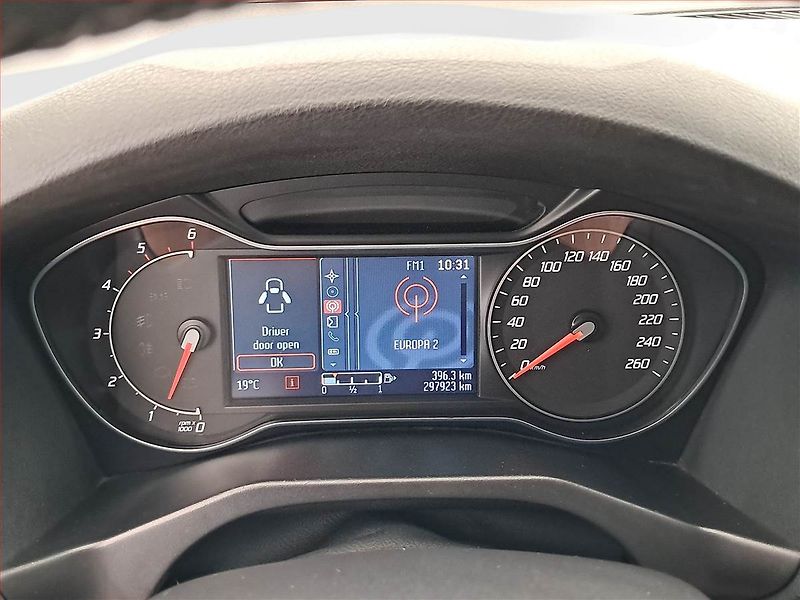 Ford Mondeo (2014) Titanium 2.0 TDCi, Navi - fotka 11 z 18