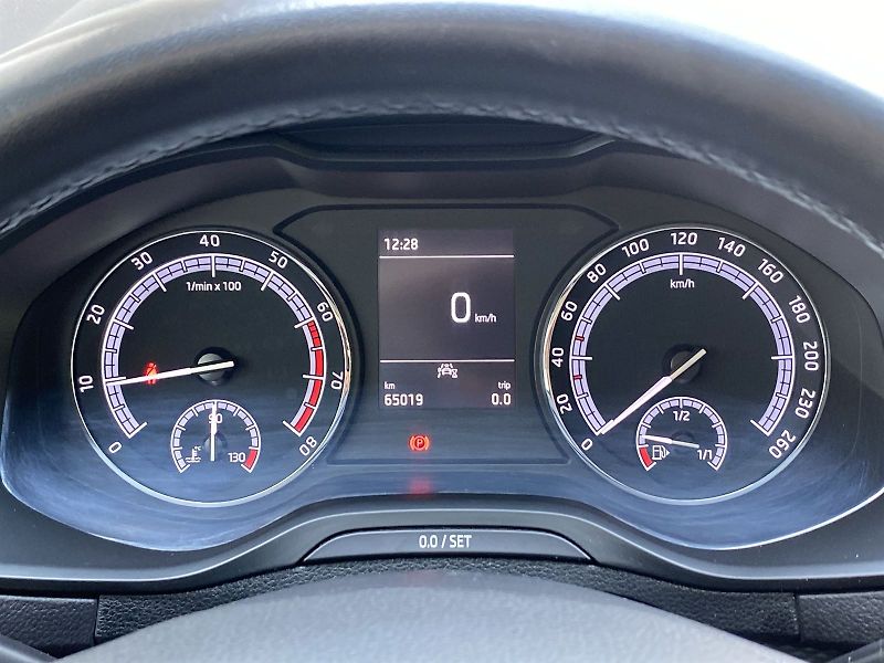 Škoda Karoq (2020) 1.0 TSI Active + - fotka 7 z 28