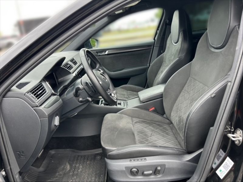Škoda Superb 2,0 TDI 147 Sportline DSG - fotka 7 z 11