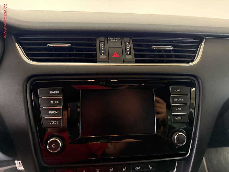 Škoda Octavia (2015) 2.0TDi, DSG, navi, bixen - fotka 13 z 17