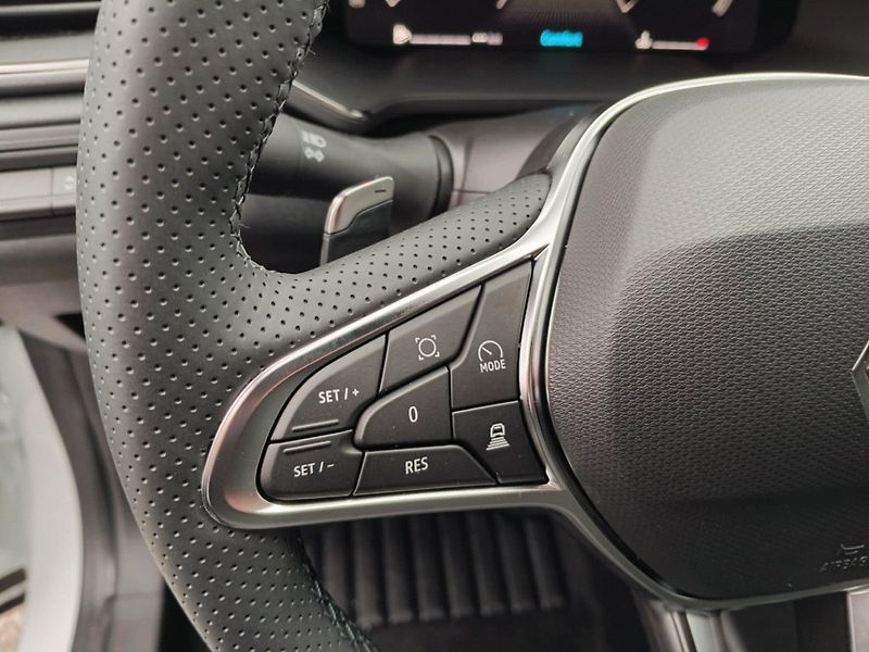 Renault Captur (2026) techno mild hybrid 140 EDC - fotka 14 z 24