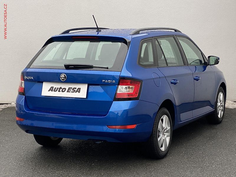 Škoda Fabia (2019) 1.0 TSi, ČR, Ambition, +pneu - fotka 4 z 17