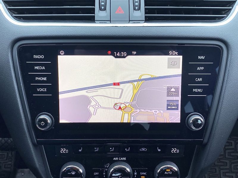 Škoda Octavia (2017) Combi 2.0 TDI DSG Ambition+ - fotka 12 z 34