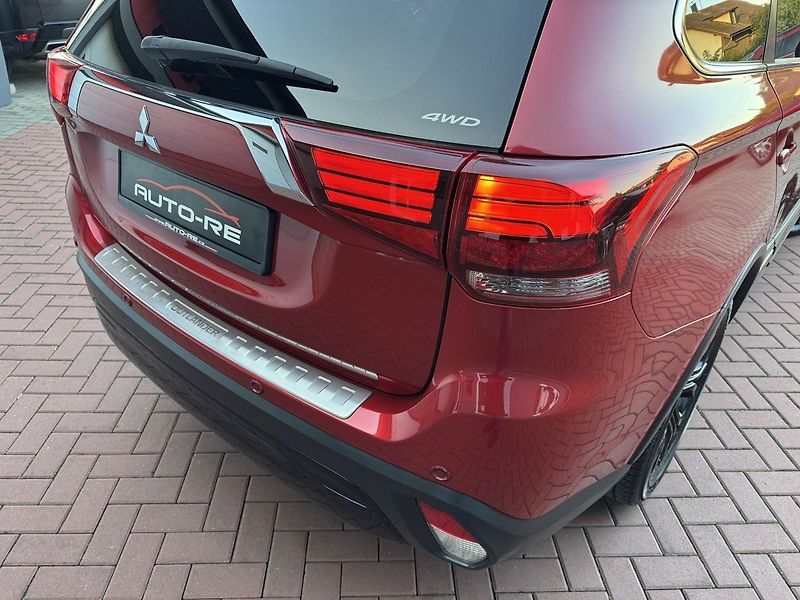 Mitsubishi Outlander (2019) 2.0i Mivec AWD Automat LED - fotka 38 z 48