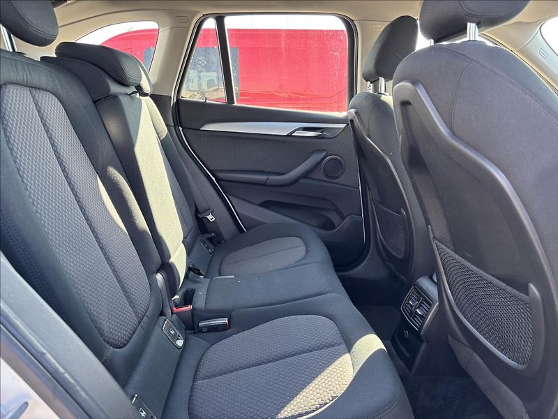 BMW X1 2,0 xDrive 18d 110kW - fotka 14 z 43