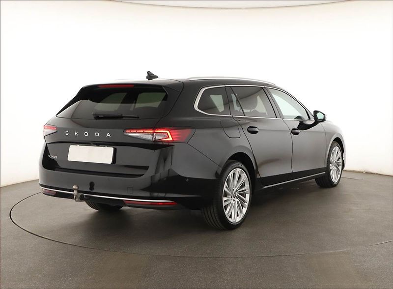 Škoda Superb (2025) 2.0 TDI, LAURIN & KLEMENT - fotka 5 z 21