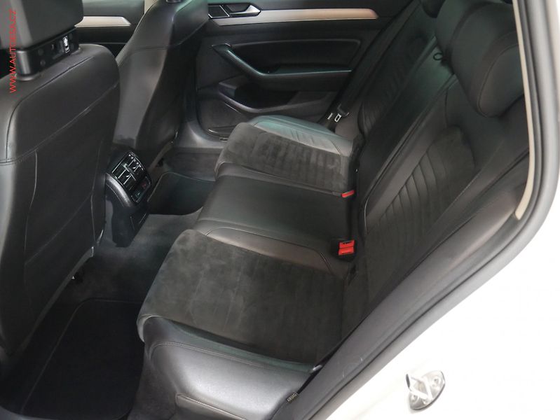 Volkswagen Passat (2018) 1.8 TSi, ČR, Comfortline - fotka 10 z 18
