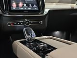 Volvo XC90 (2026) 2,0 T8  Plus Dark - náhled 28